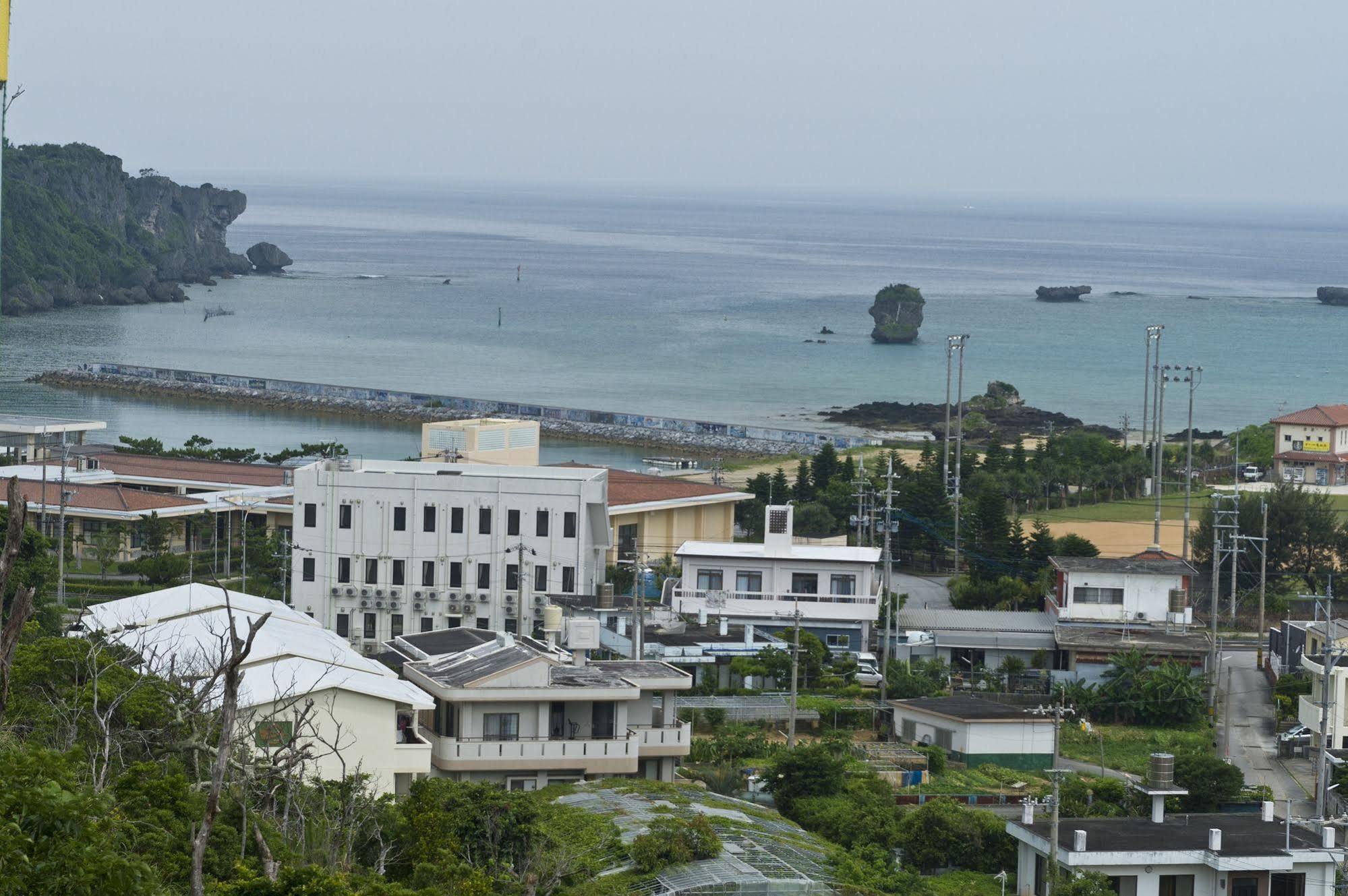 Pangoo Onna Japanese Style Hotel Exterior photo